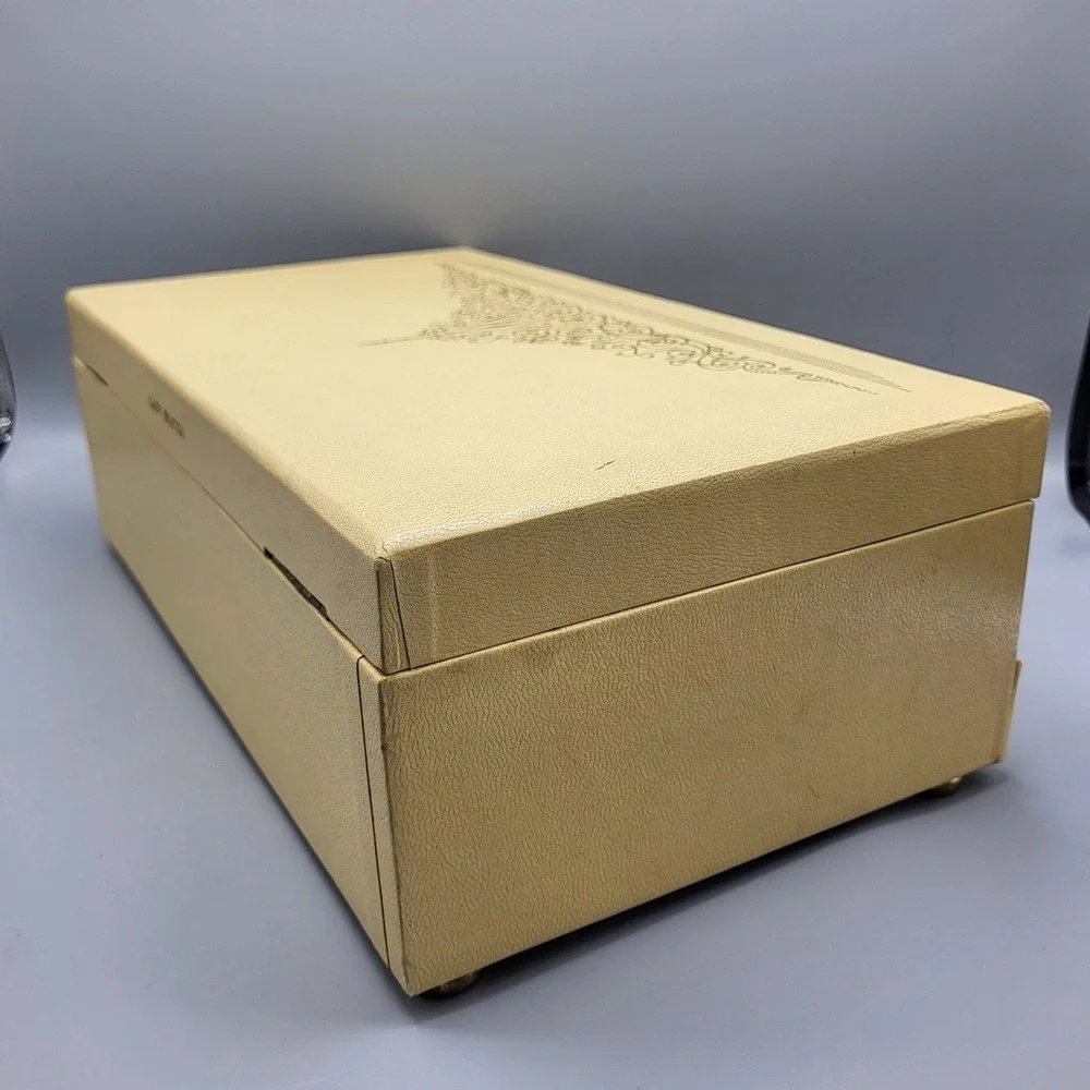 Lady Buxton Cream Jewelry Box Womens Vintage MCM 3 Tier Blue Velvet Lining
